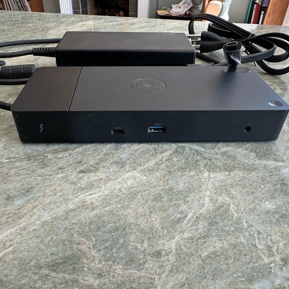 Dell WD19TB Thunderbolt 3 USB-C DisplayPort Docking Station + 180w power adapter - Picture 2 of 7